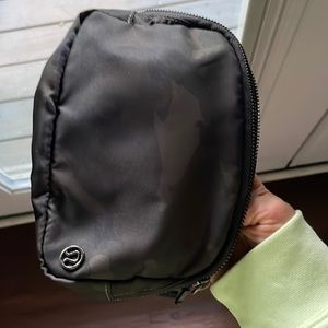 Lululemon dark green camo Fanny pack